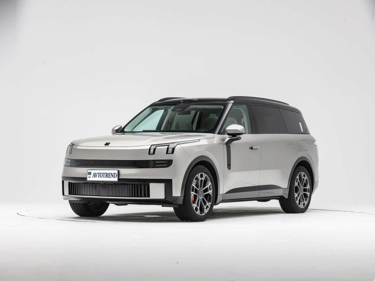Lynk & Co 900