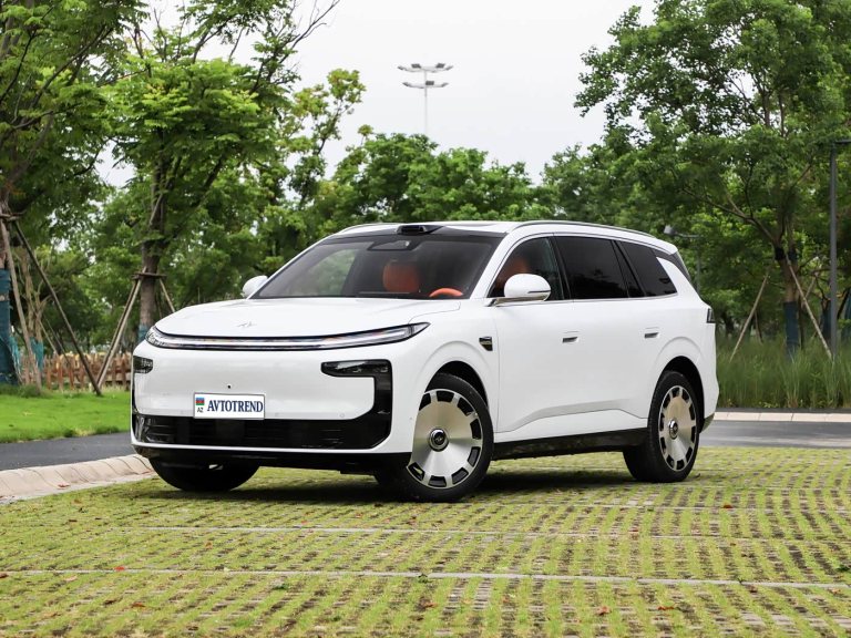 Dongfeng eπ M8
