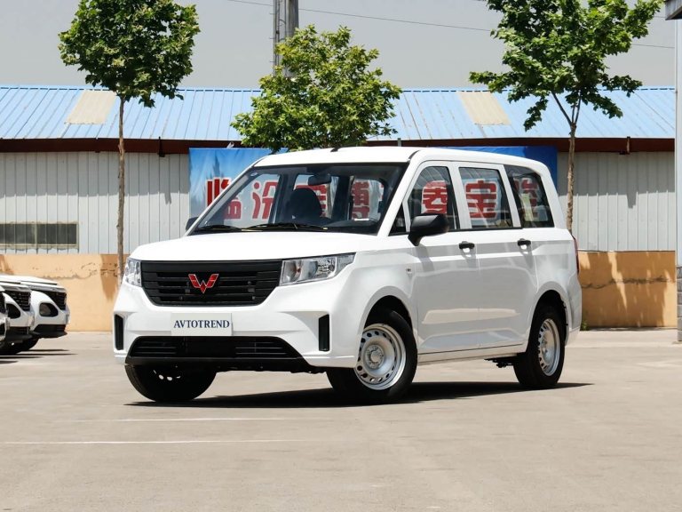 Wuling Hongguang PLUS
